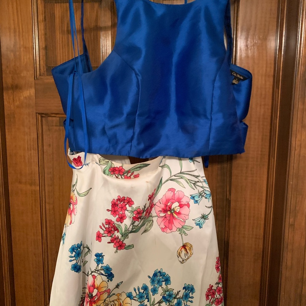 A beautiful 2 piece skirt and top set size 11